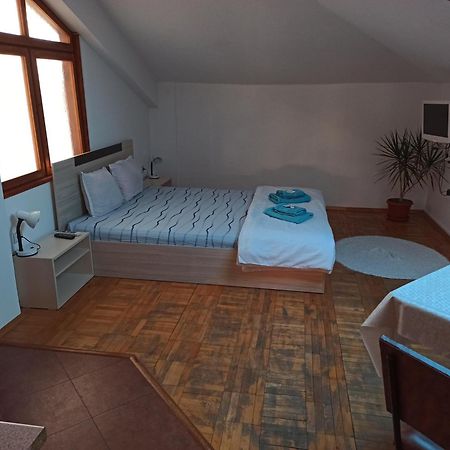 Guest House Ganovi Kalofer Quarto foto